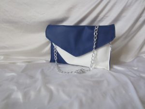 Pochette Bleu roi et Blanche